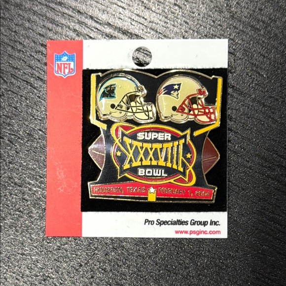 Super Bowl NFL Vintage Collectable Commemorative XXXVIII Pin - Picture 1 of 3